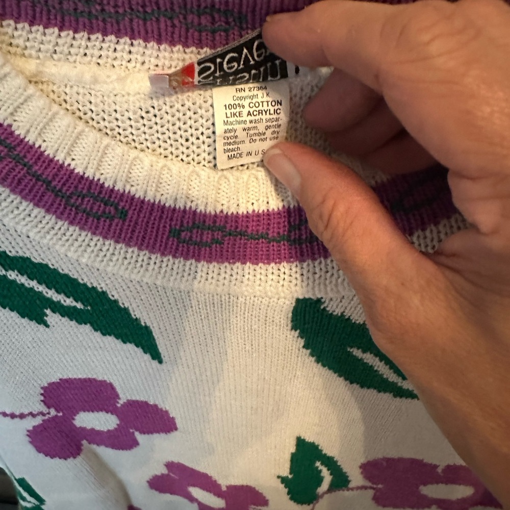 Women's Purple Floral Sweater, size medium - Picture 2 of 4